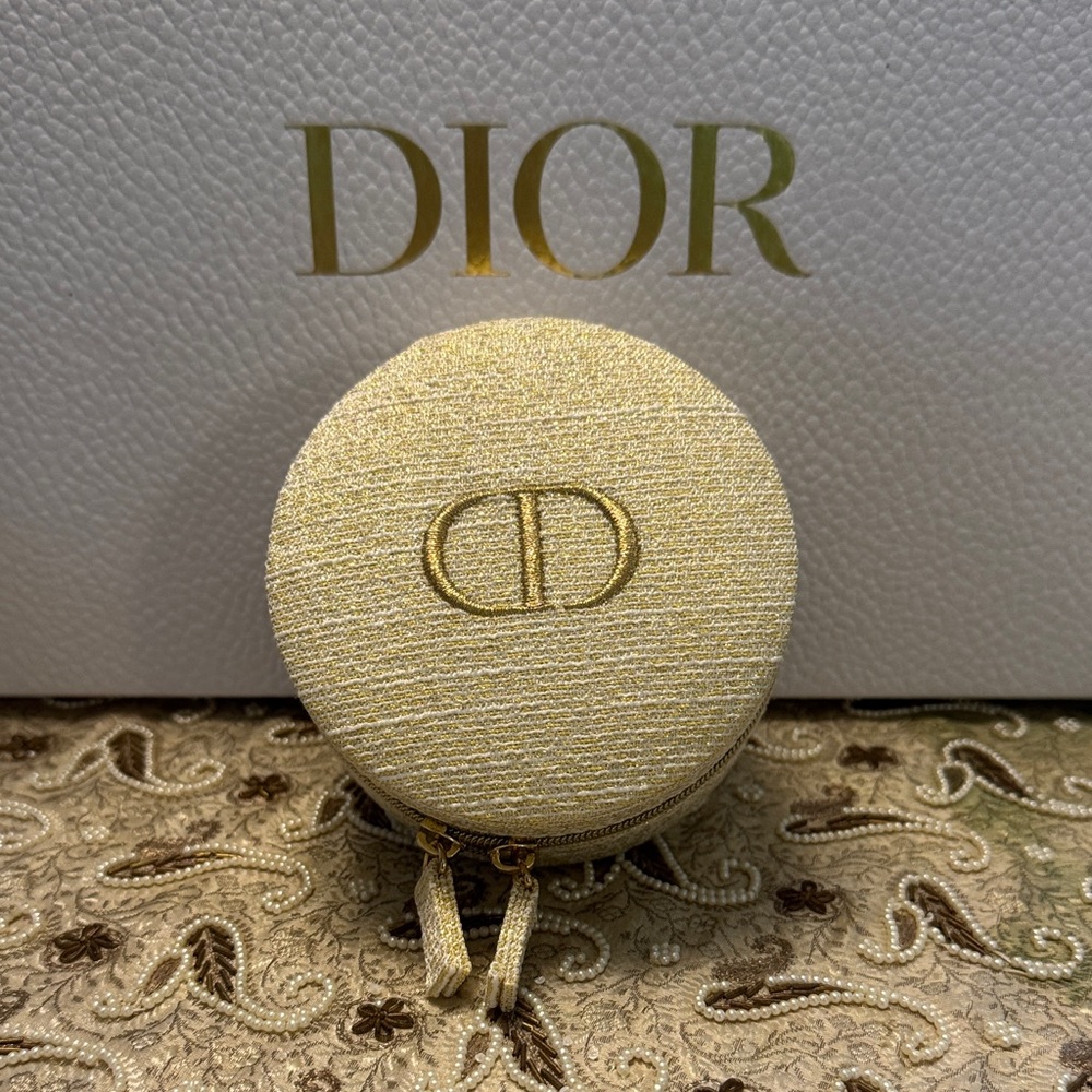 ✨Dior Luxurious Gold Jewelry Textured Case